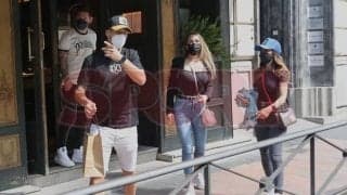 メッシとスアレスがマドリードで再会...優勝目前の親友を激励！？