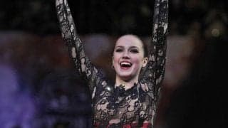 19歳ザギトワ、スイカで祝った“キラキラ誕生会”に反響「美しい」「おめでとう」