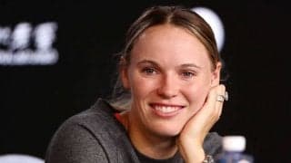 金髪美人の元世界女王がマタニティフォトを公開