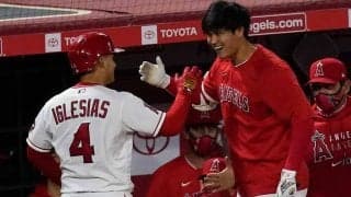 【MLB】大谷翔平の頭をくしゃくしゃ　仲良し遊撃手との関係にファン注目「このやり取り感動」