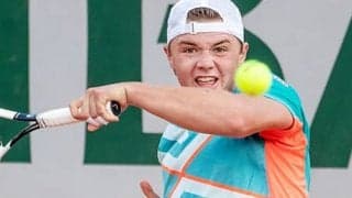 18歳新星 ツアー初8強へ