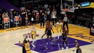 決勝3ポイントを沈めて勝利へ導いたレブロン、ウォリアーズのエースも脱帽