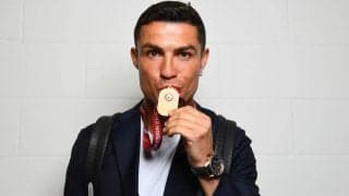 優勝カップを抱いてスヤスヤ…C・ロナウドのキュートなショットが話題に