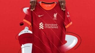 リバプールが来季のホームユニフォームを発表！赤地に“赤”の斜めストライプ