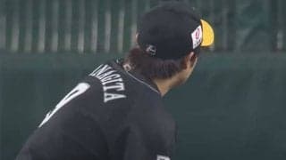 「嘘がバレた子ども」「可愛すぎ」　鷹柳田、リプレー検証中の“キラキラ姿”にファン爆笑