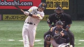 鷹・柳田が特大の“変態”3ラン！　内角低めの難しいボール捉えて右翼中段まで運ぶ