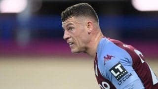 バークリーが五つ星ホテルのバーで泥酔…警備員に連れられ強制退場