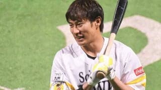 鷹・柳田、特大の“変態”3ラン　巷で話題のパフォーマンス採用の理由は？