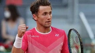 ルードがシャポバロフ撃破でV