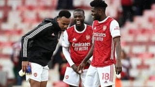 アーセナルDFが痛い代償…試合後のピッチではしゃぎ“歯”を失う