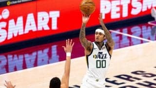 これまでの道のりを「タフだった」と語ったクラークソンが最優秀シックスマン賞を獲得