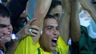 ロナウドは総資産350億円の実業家。栄光の2002年セレソンたちのいま