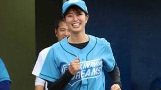 稲村亜美さんが「左中間に弾丸ライナー」　代名詞の“神スイング”は「パワーが凄い」
