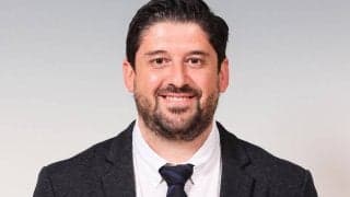 「家庭の事情」により鹿児島のパパス監督が退任「大好きな仕事を辞め、苦しむ家族のそばにいるという判断を下しました」