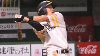 鷹・柳田悠岐、左翼スタンド中段まで運ぶ驚愕11号2ラン　逆方向特大弾に“確信立ち”