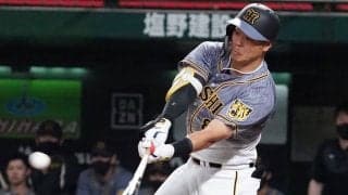 「どうみても中飛」「もう柳田」阪神ドラ1佐藤輝、衝撃の片手1本バックスクリーン弾