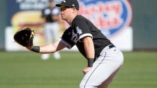 【MLB】深いベンチへ真っ逆さま…　フライ捕球後に転落した一塁手に心配の声「無事を祈る！」