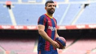 アグエロ、バルサ移籍の「迷いなかった」…入団会見で親友メッシの残留も期待！