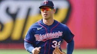 【MLB】大飛球追った直後「災難は突然降りかかる」　赤っ恥の“激突”が「笑いすぎて泣ける」