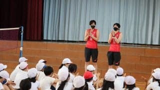 NECが2年ぶりのバレーボール教室を開催