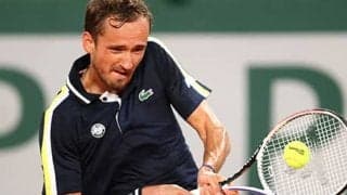  メド 苦戦も全仏初の3回戦へ 