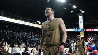 琉球がリバウンド王・クーリーと契約継続「ファンの応援とともに優勝を…」