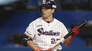 ヤクルトに浸透する「青木イズム」。稀代のヒットメーカーが姿勢で伝えてきたこと