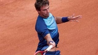  錦織戦で不運 全仏OP途中棄権 