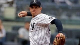 【MLB】「毎日見れるものじゃない！」　三塁ファウルゾーンから“空中鬼肩”「とんでもない」