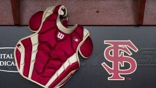 座ったまま走者を“瞬殺”「マジかよ」　瞬きする間の鬼肩が「正真正銘、的を捉えた」