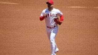 【MLB】大谷翔平同僚の美技　流れるような10m超グラブトスに称賛「信じられないほど難しい」