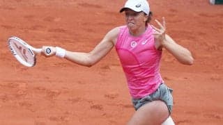 シフィオンテク、自身のSNSに思いを綴る 「難しい戦いでしたが、マリアのプレーが見事でした」[全仏オープン]