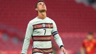 「宇宙開発」観客席まで飛んで行ったC・ロナウドのとんでもFKにファン驚き