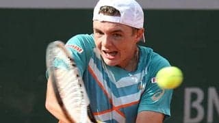 18歳ストリッカーが初戦突破