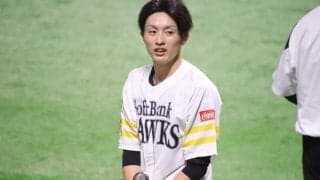 鷹・周東は右手人差し指の末節骨骨折　競技復帰まで2週間、11日に登録抹消