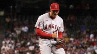 【MLB】「表に自打球、裏にこんなことを…」　膝を痛めた大谷翔平の159kmピンチ脱出に米反響