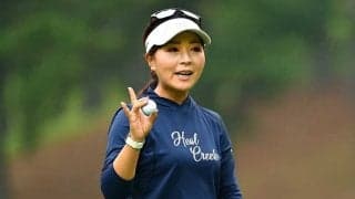 青木瀬令奈、涙の1470日ぶり2勝目！　4打差独走の稲見萌寧を逆転「長かったなと…」