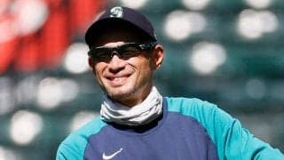 【MLB】イチロー氏が銀色に輝く“ニューグラブ”お披露目？　米注目「ミズノからまた…」