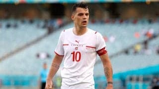 ジャカが“金髪”に大幅イメチェン！変貌ぶりに美人妻も開いた口が塞がらず