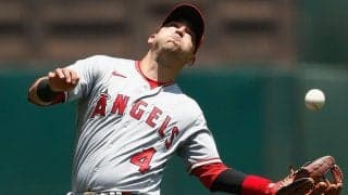 【MLB】「どうやってキャッチした？」エ軍遊撃手の“ミラクルノールック捕球”に米驚愕