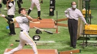 鷹・王会長「練習でいい形で打っても…」　チーム不振で柳田＆真砂に熱血指導