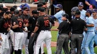 【MLB】151キロ死球を当てた投手が逆ギレ？　一触即発の乱闘騒動に米疑問「なぜ打者に向かう」