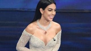 クリロナの彼女 オレンジの新作ビキニを大胆披露