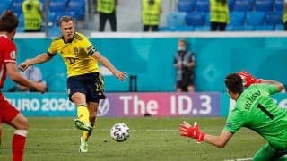 クラーソンのAT弾で劇的勝利のスウェーデンが首位通過！レヴィ躍動もポーランドは未勝利で大会を後に…《ユーロ2020》