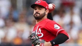 【MLB】「ワオワオワオなんて肩だ」三塁ファウルゾーンからの“座位送球”が「クレイジー」