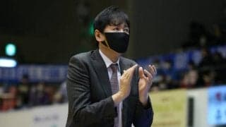 三河が鈴木貴美一HCの続投を発表「選手の熱量が伝わるような試合を…」