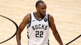 「ようやくショットが入り始めた」ミドルトンがゲームハイの38得点でバックスが2勝目