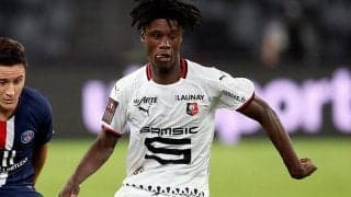 カマヴィンガ・スタジアムが完成！18歳にして地元の星に