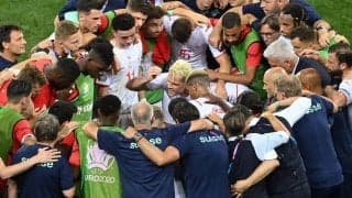 話題の“コカ・コーラ”片手にチームを熱く鼓舞！フランスを破ったスイス主将ジャカに注目集まる