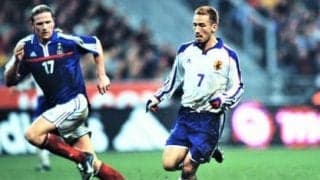 「このピッチから去りたい」日本代表、サンドニの悲劇。戦えたのは中田英寿だけだった